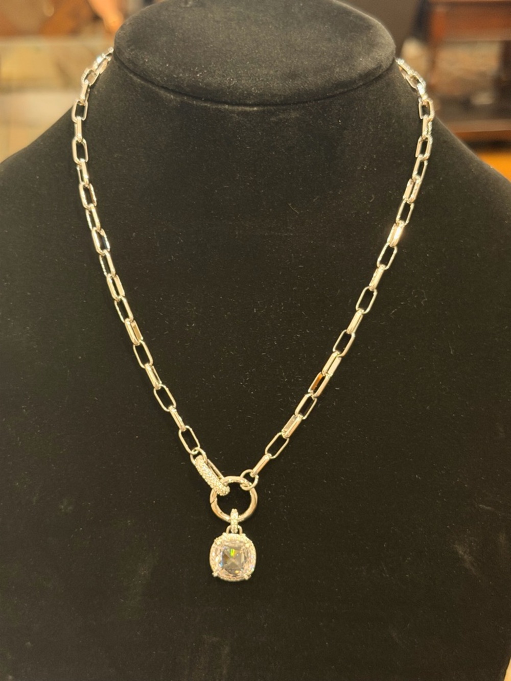 Bomb Party NWOT! Gold Crystal Toggle Pendant Necklace - Picture 9 of 9